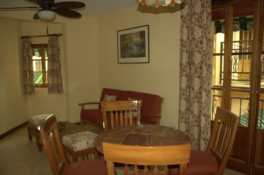 image-housing-carousel