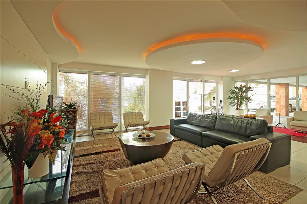 image-housing-carousel