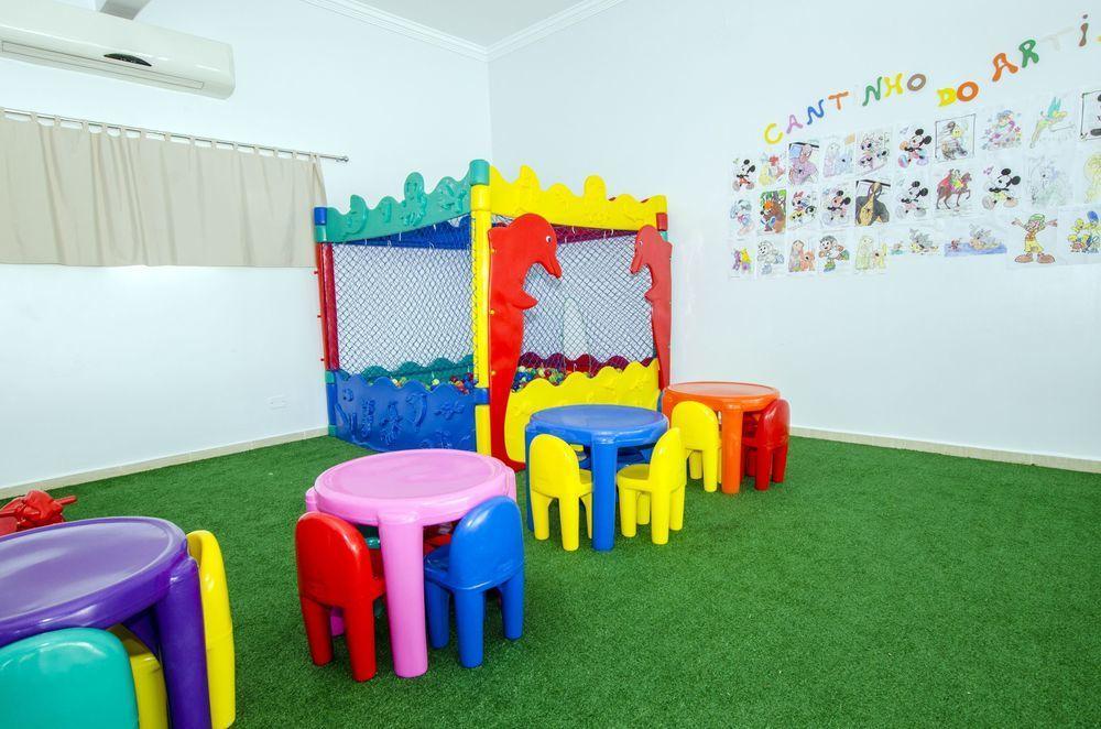 image-housing-carousel
