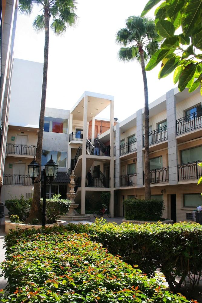 image-housing-carousel