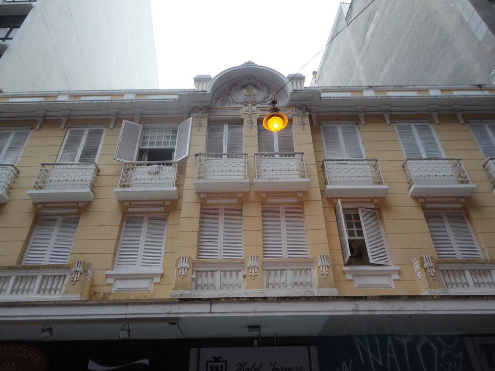 image-housing-carousel