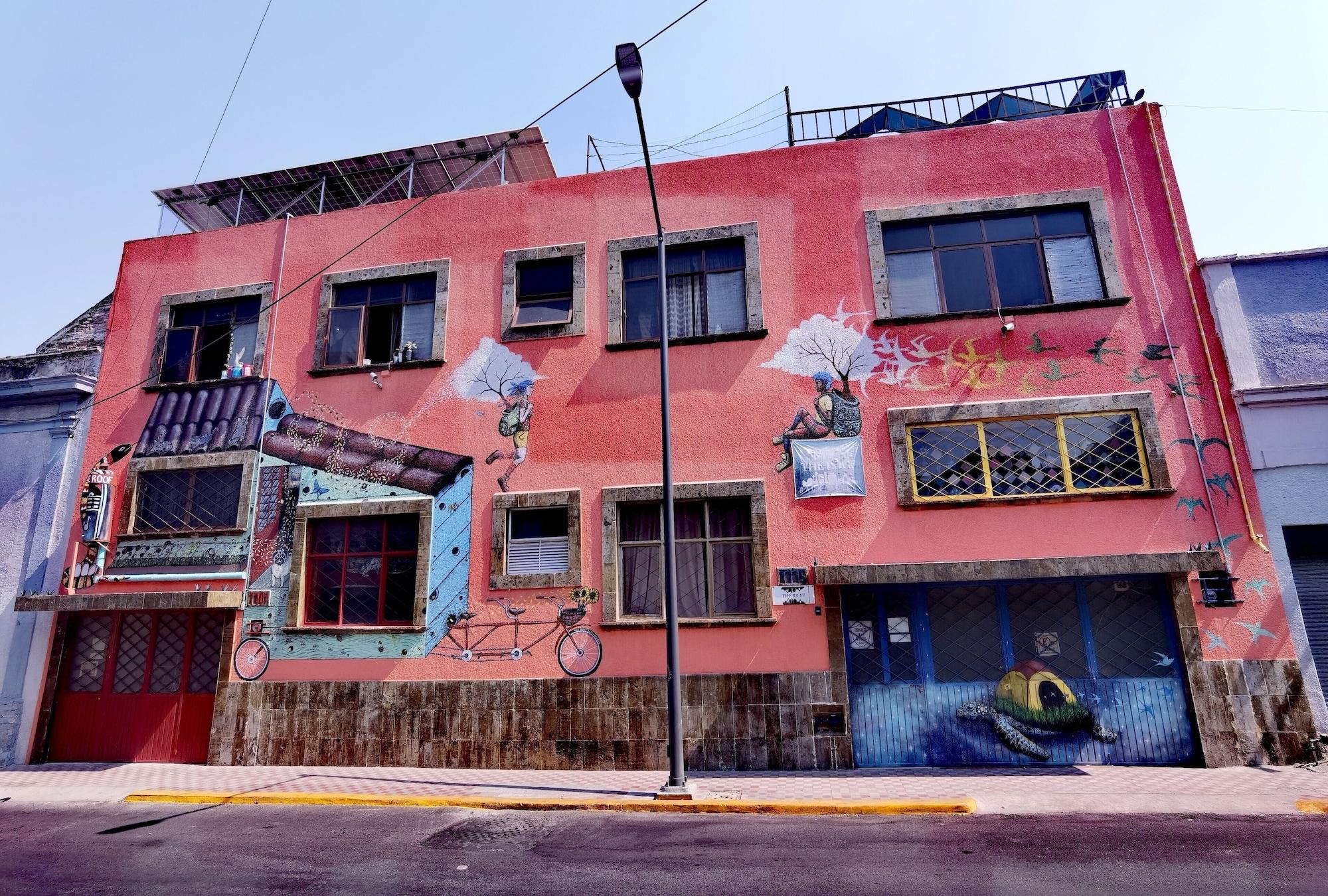 The Roof Backpackers Hostel 3