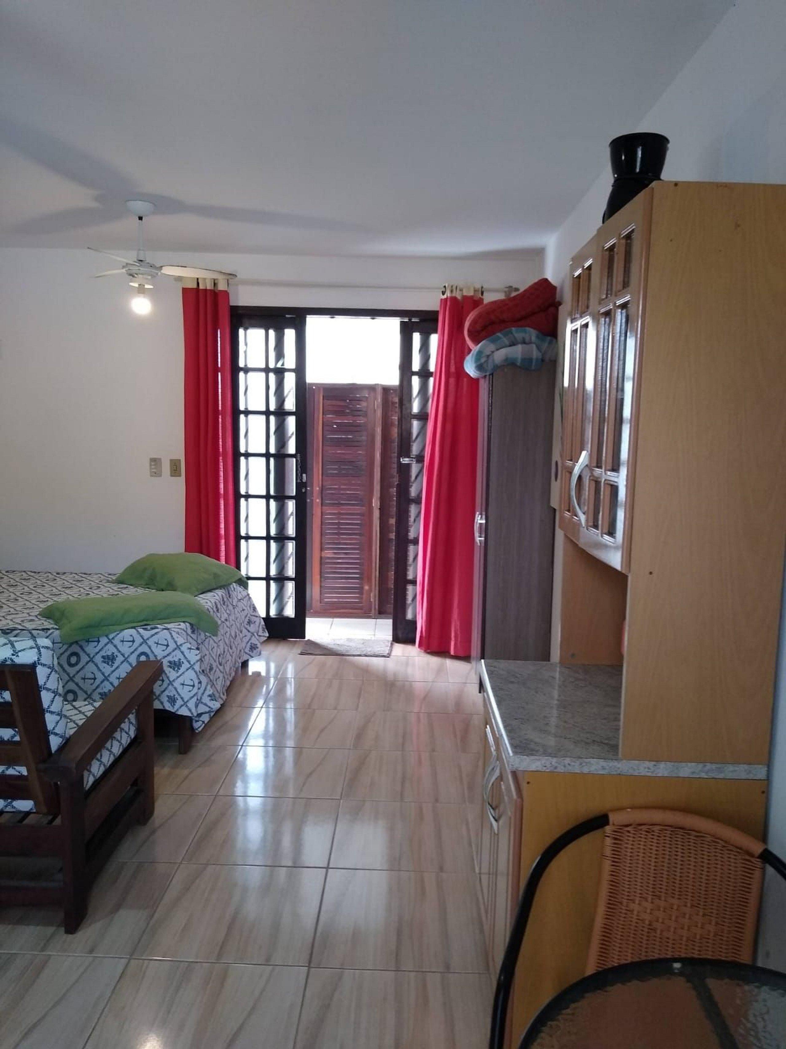 image-housing-carousel