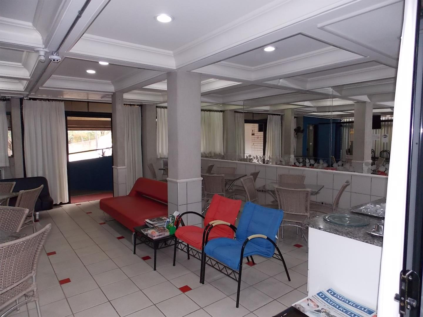 image-housing-carousel