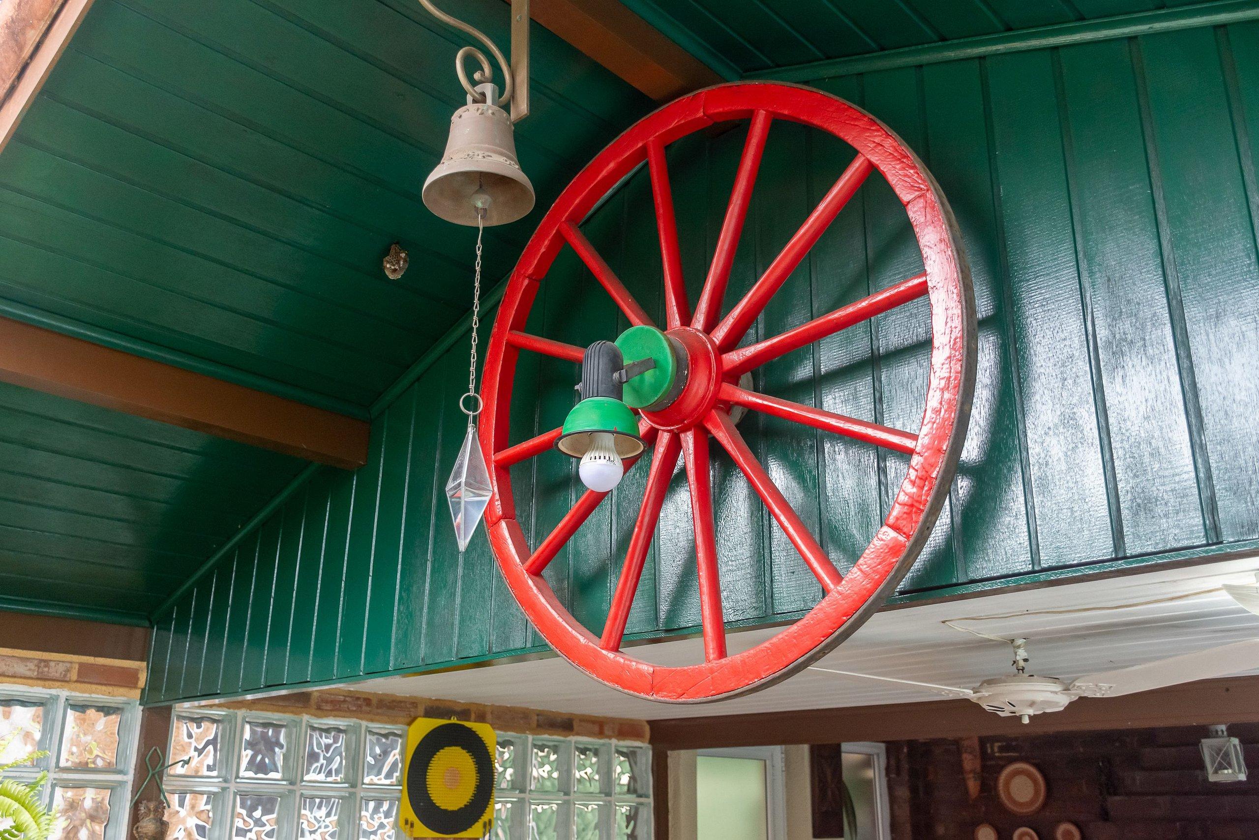 image-housing-carousel
