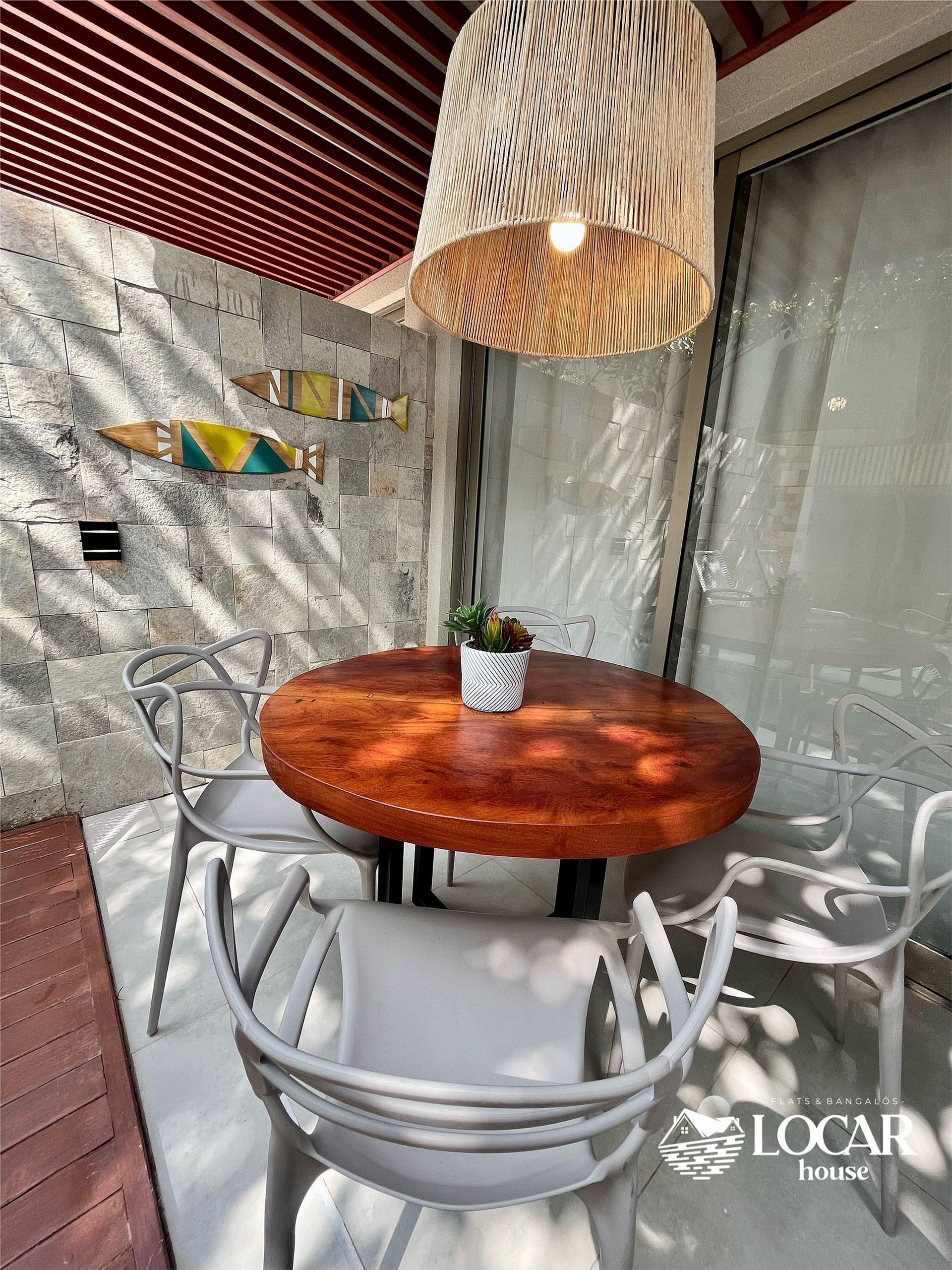 image-housing-carousel