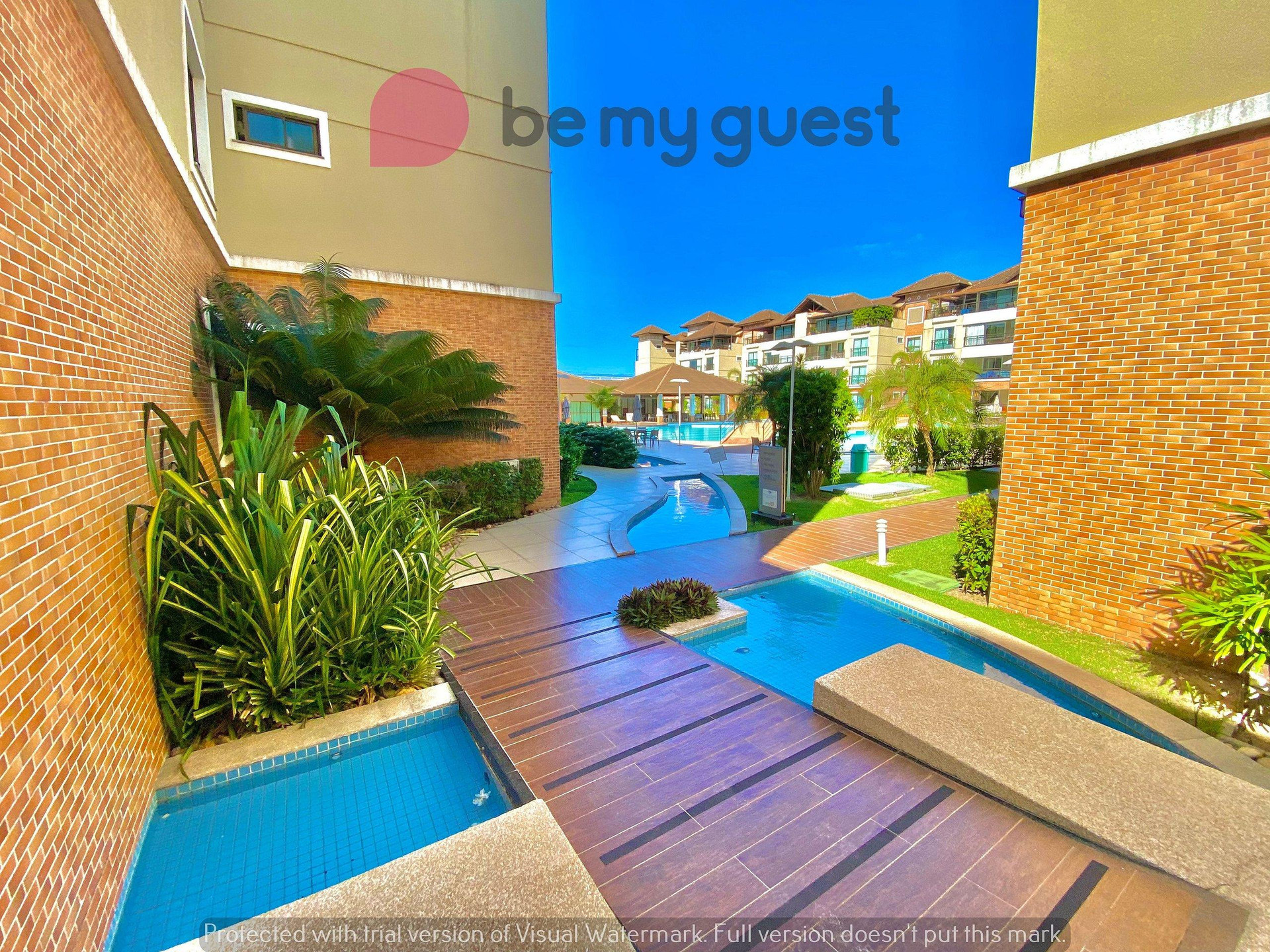 image-housing-carousel