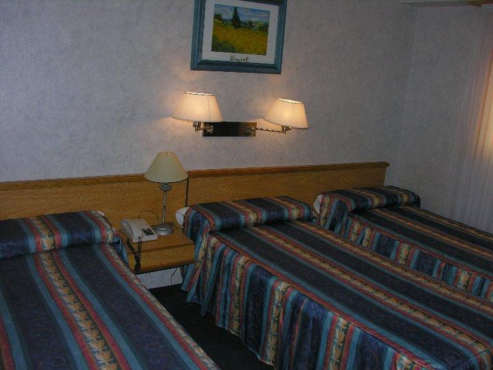 image-housing-carousel