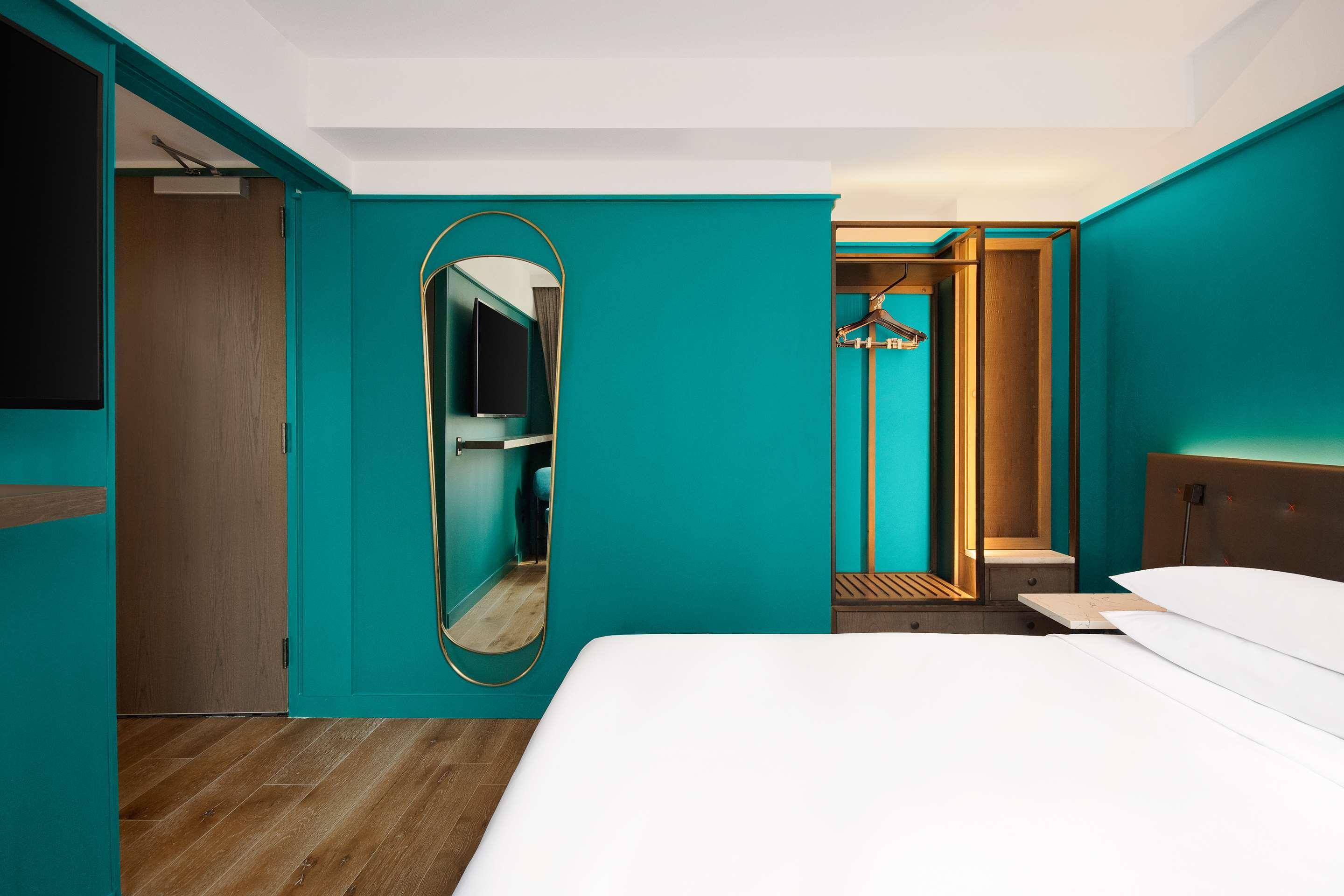 image-housing-carousel
