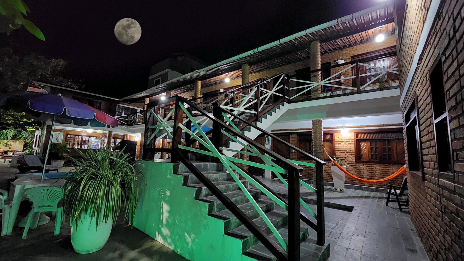 image-housing-carousel