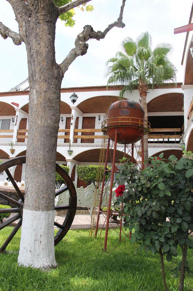 image-housing-carousel