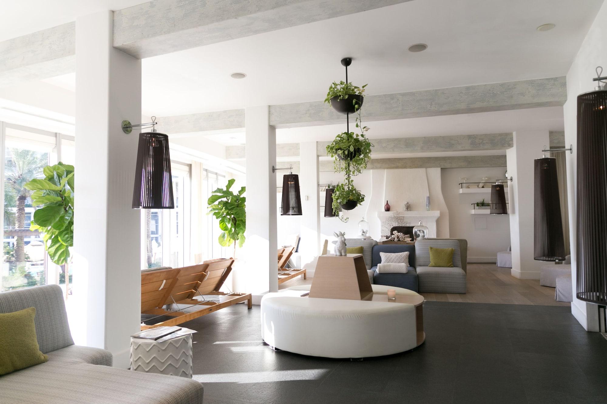 image-housing-carousel