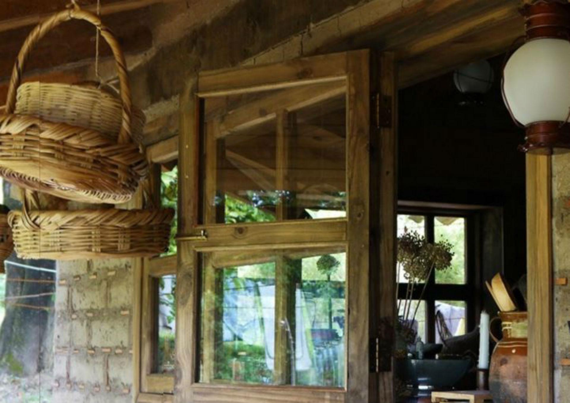 image-housing-carousel