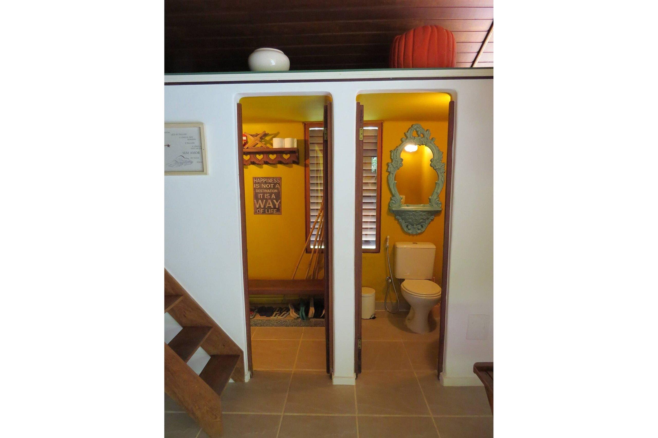 image-housing-carousel