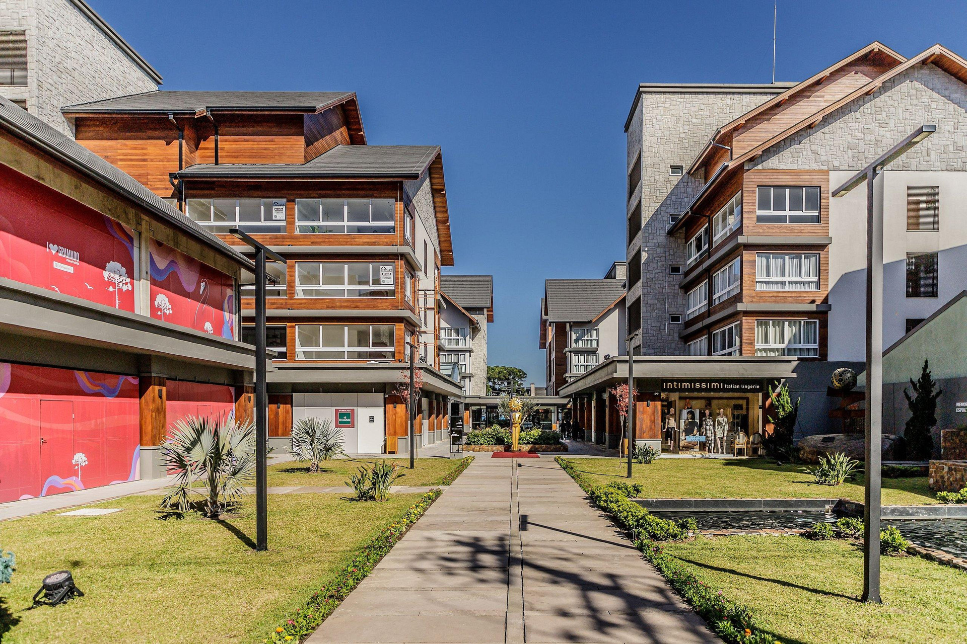 image-housing-carousel