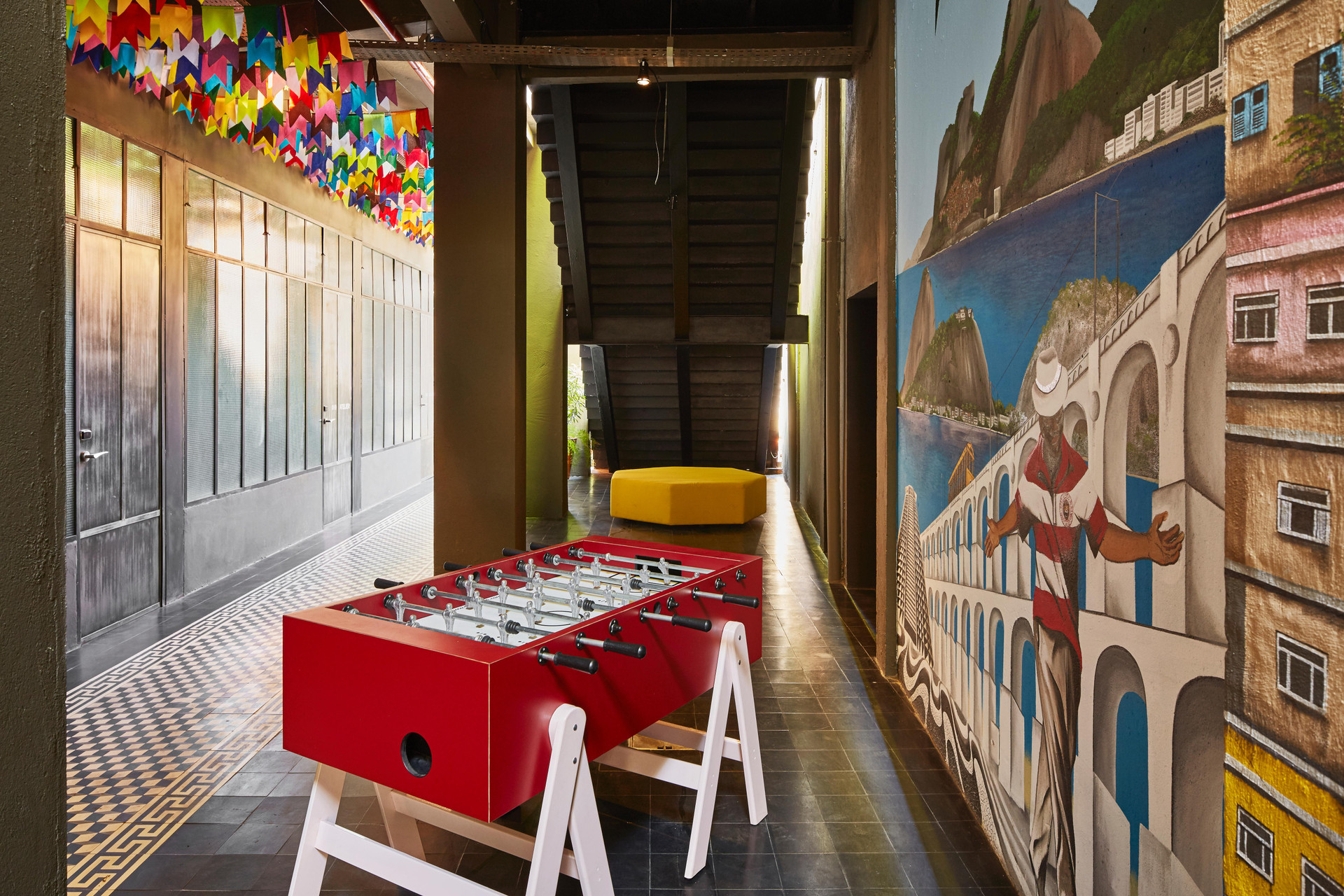 image-housing-carousel