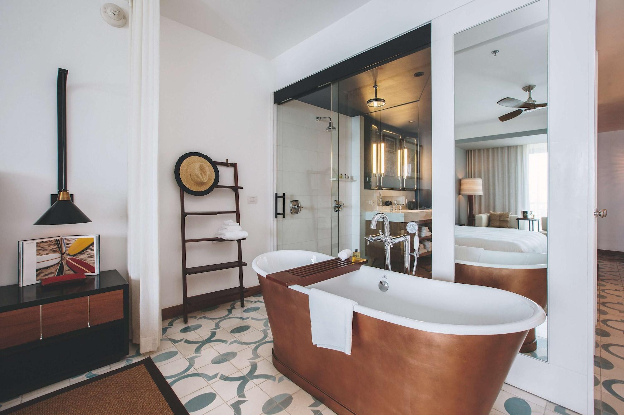 Habitación Deluxe, 1 cama King size, vista parcial al océano
