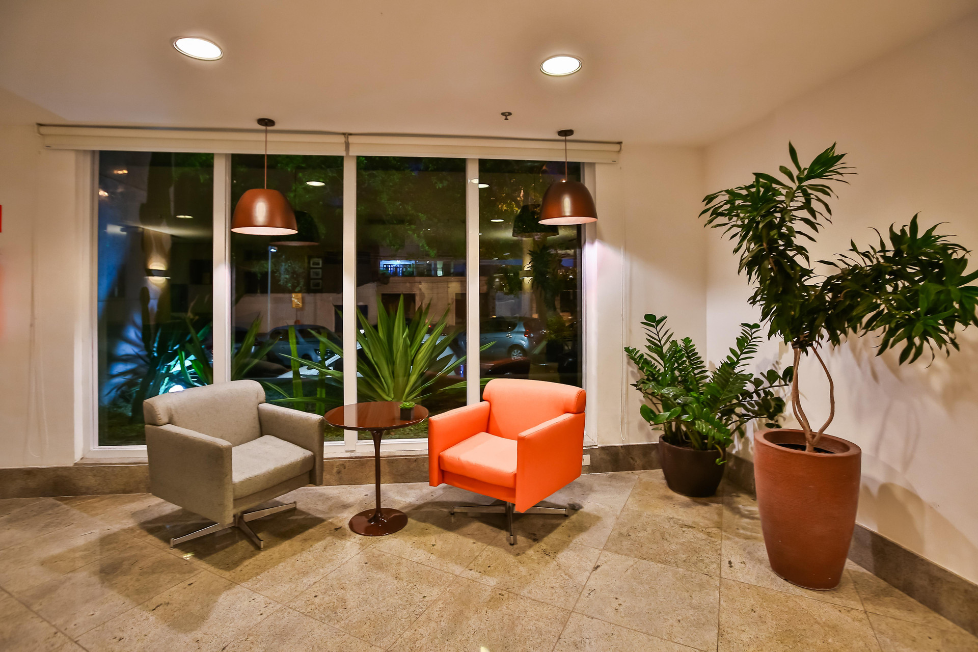 image-housing-carousel
