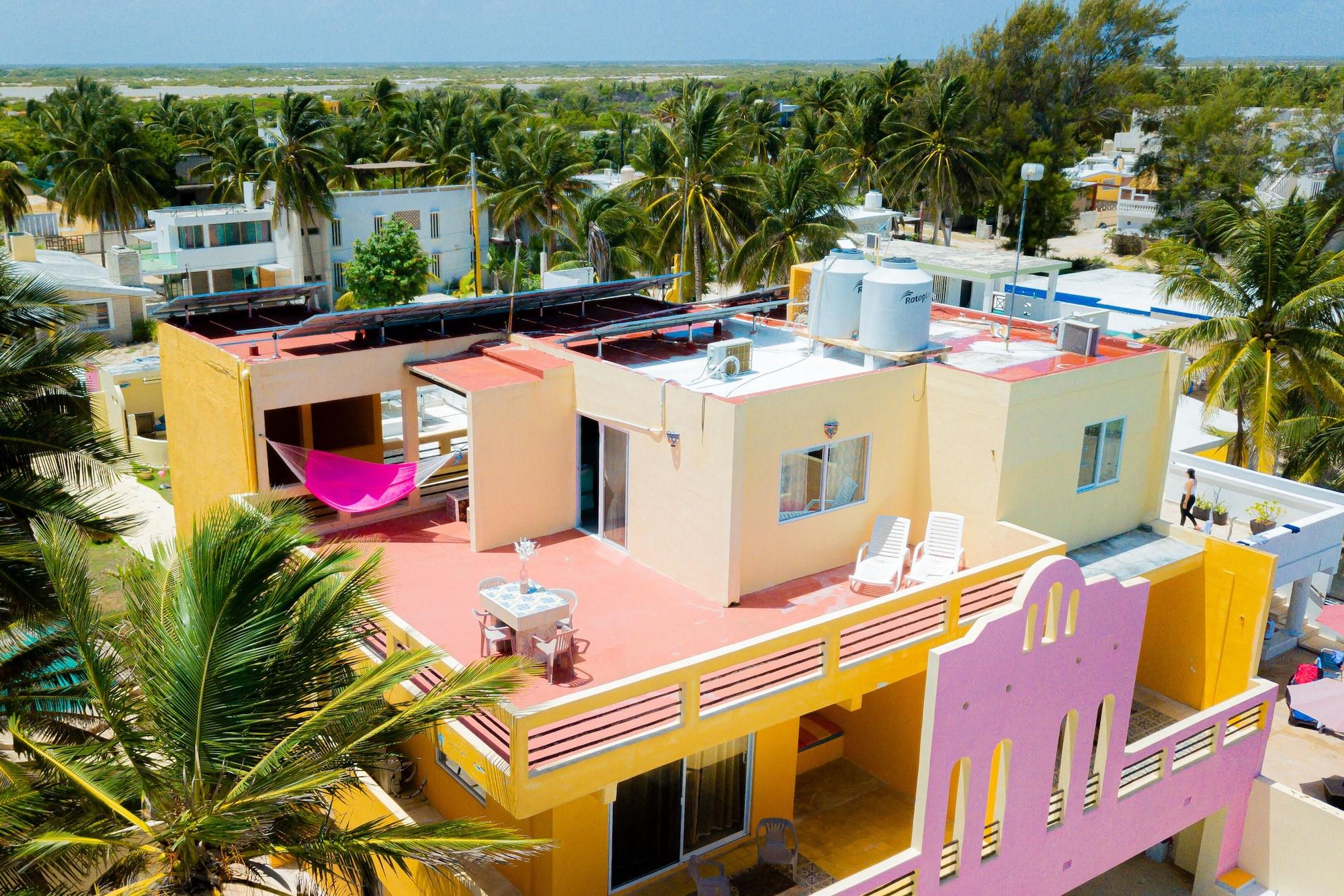 Flamingos Inn 6