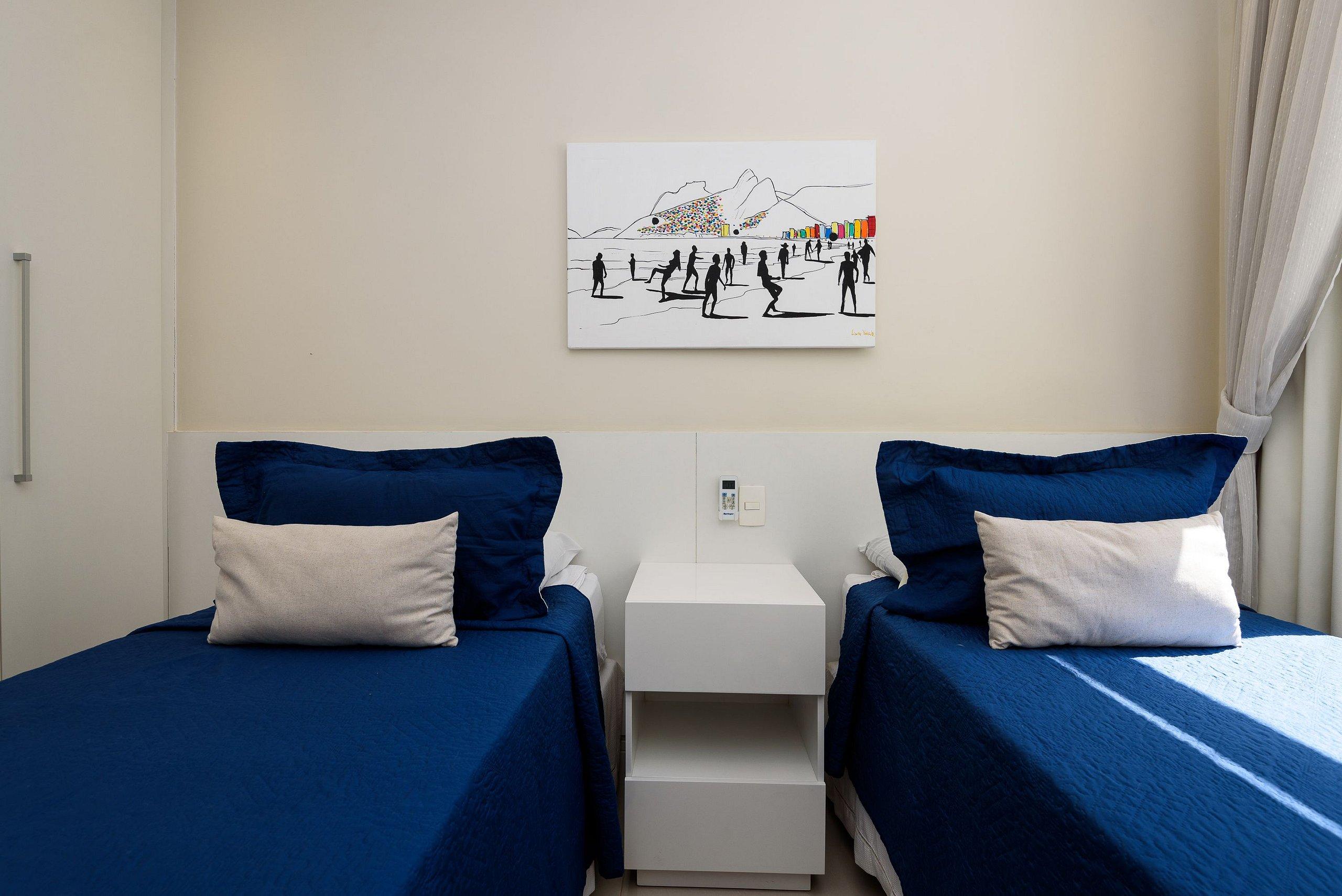 image-housing-carousel