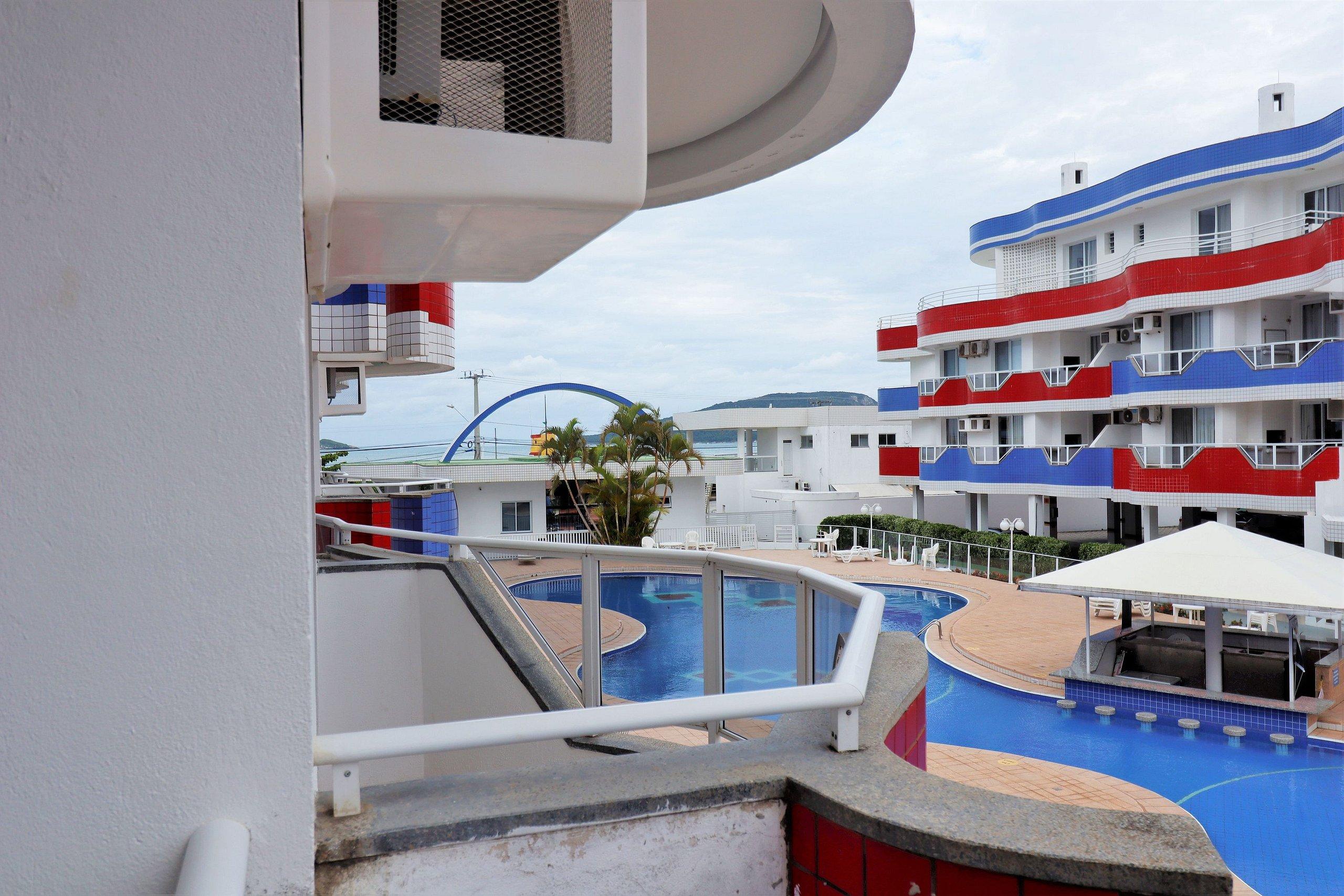 image-housing-carousel