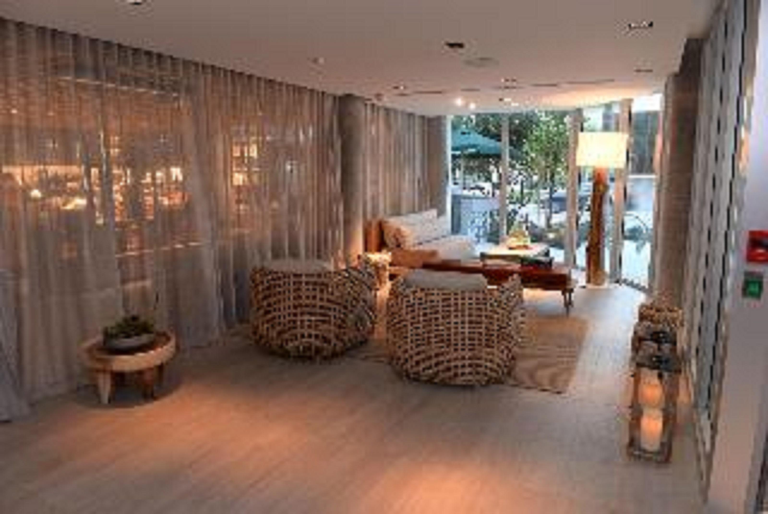 image-housing-carousel