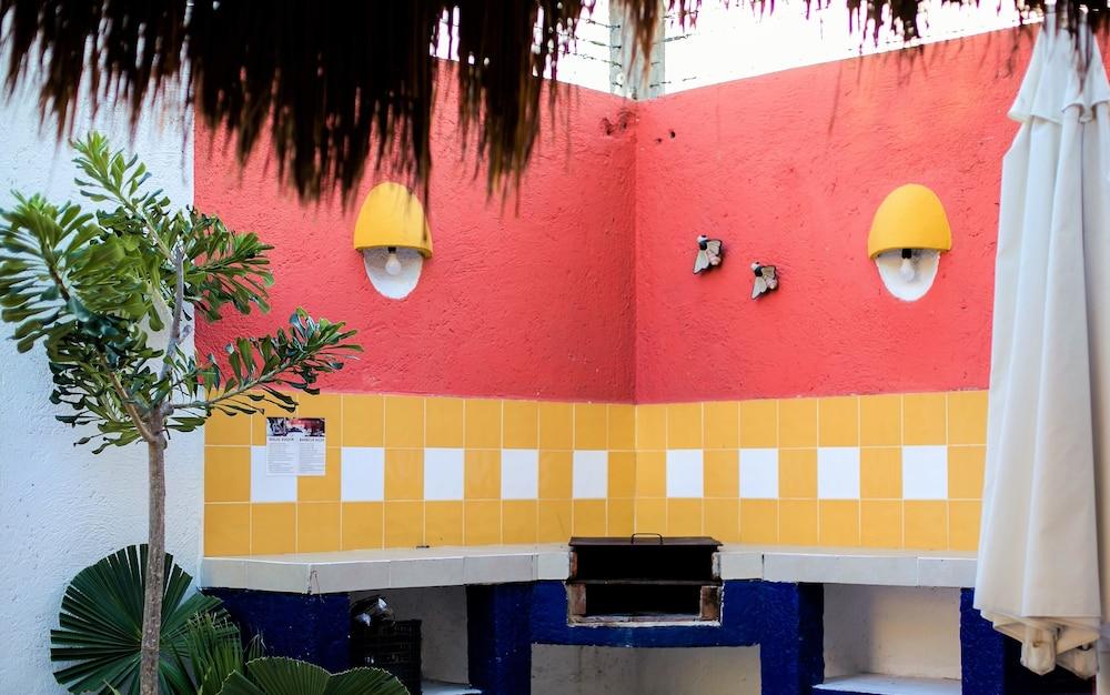 image-housing-carousel