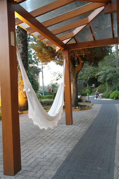 image-housing-carousel