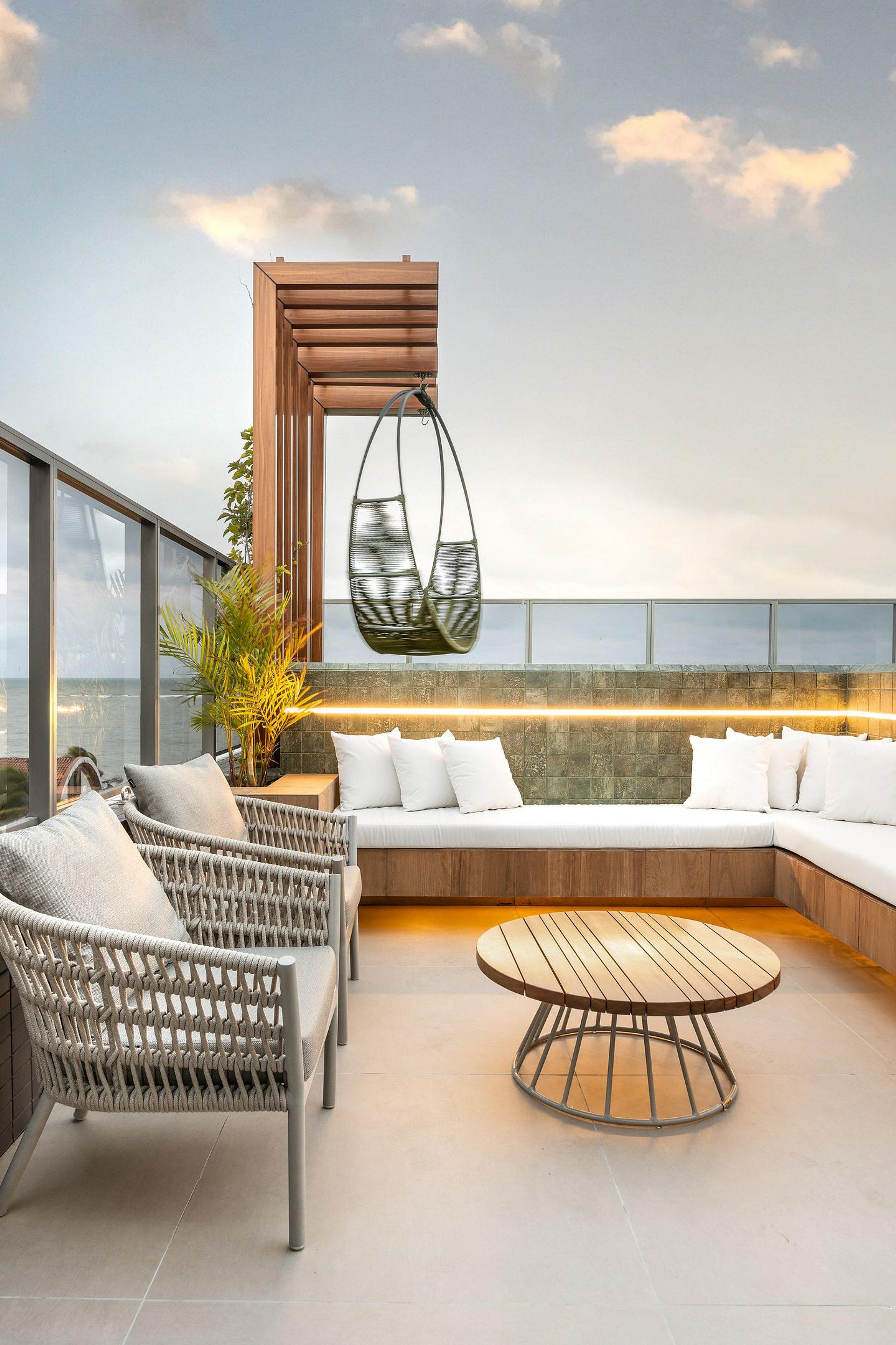 image-housing-carousel