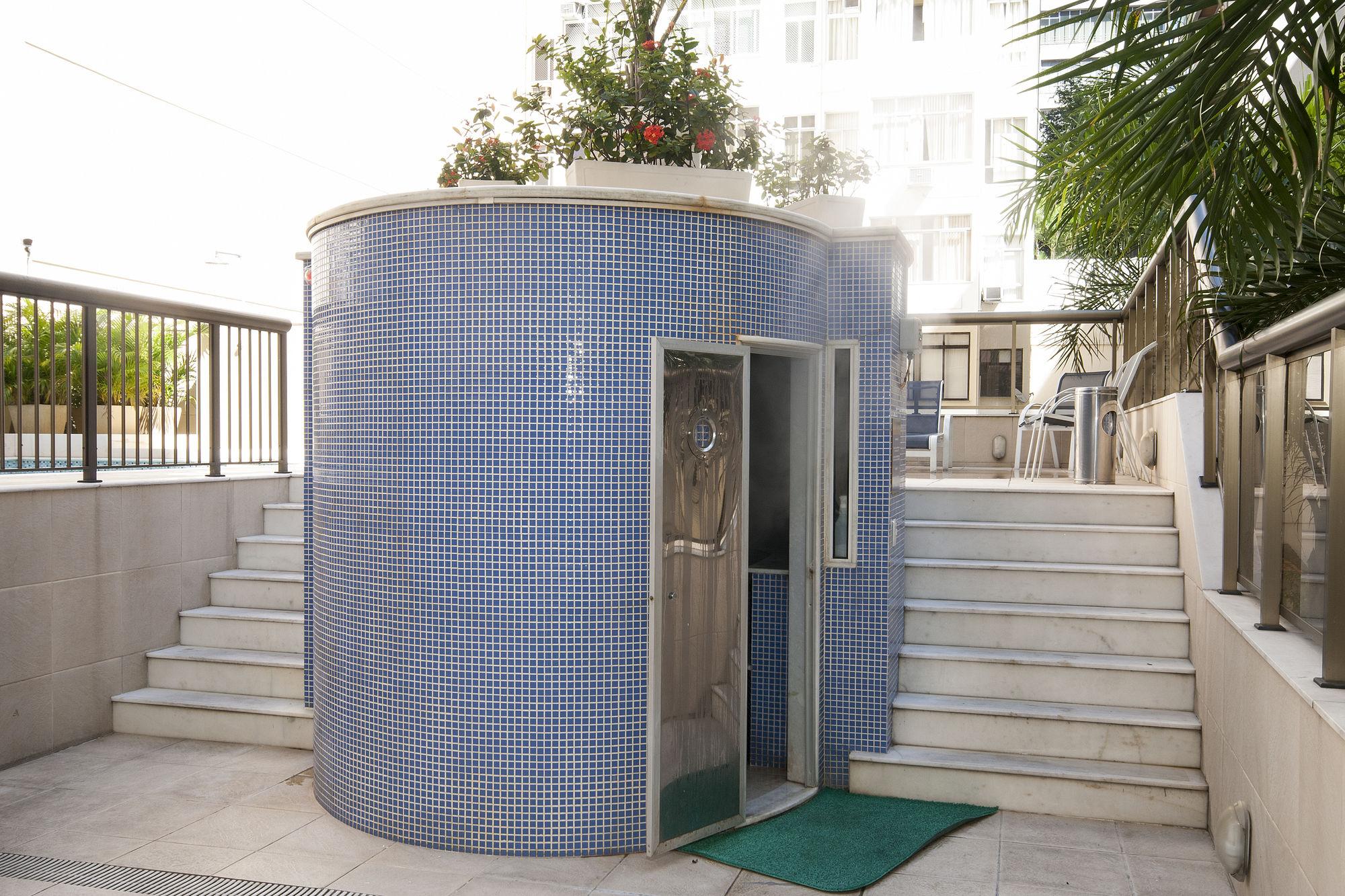 image-housing-carousel