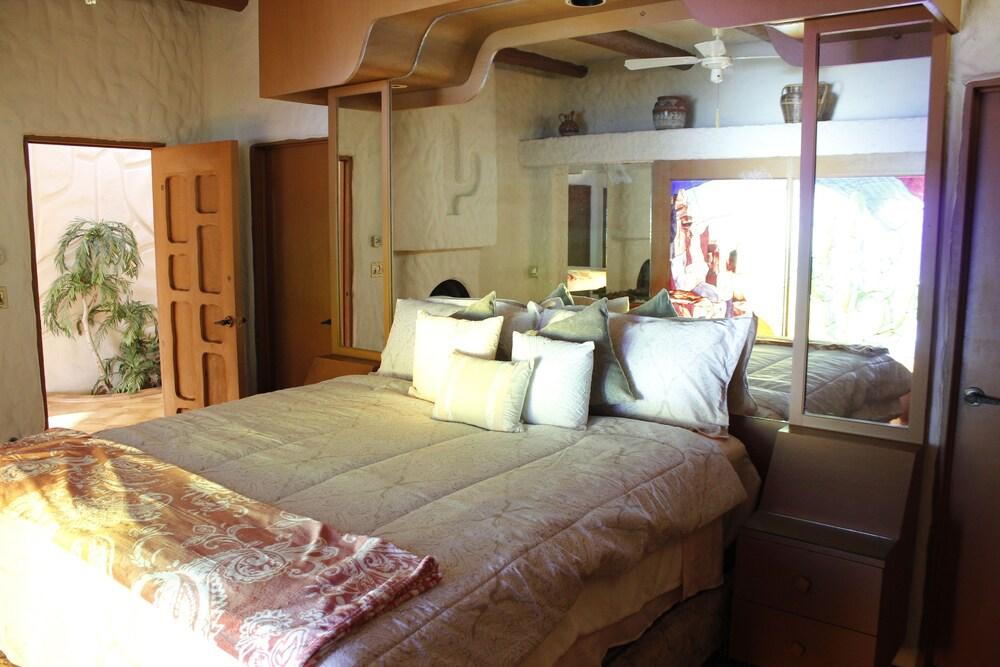 image-housing-carousel