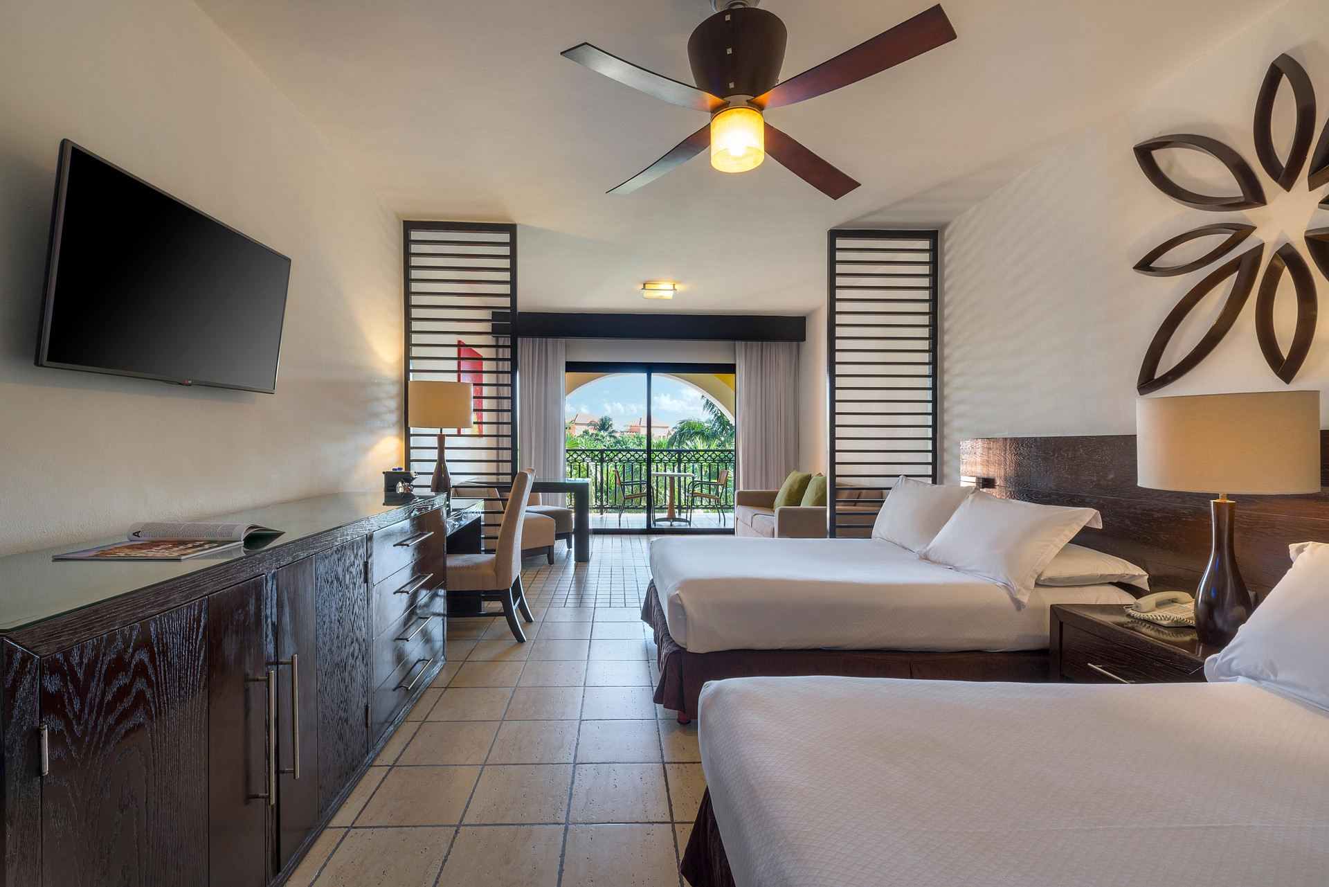 Suite de Lujo con Vista al Jardín