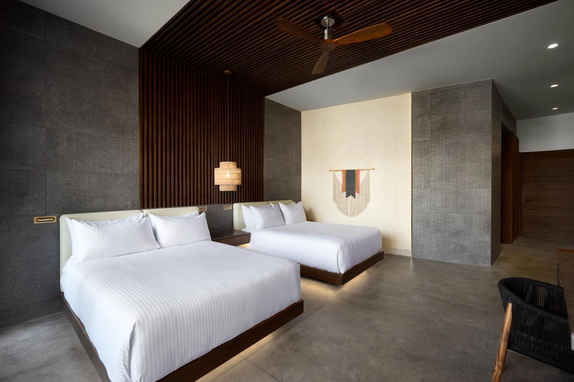 Preferred Club Junior Suite, Tropical View, Double Beds