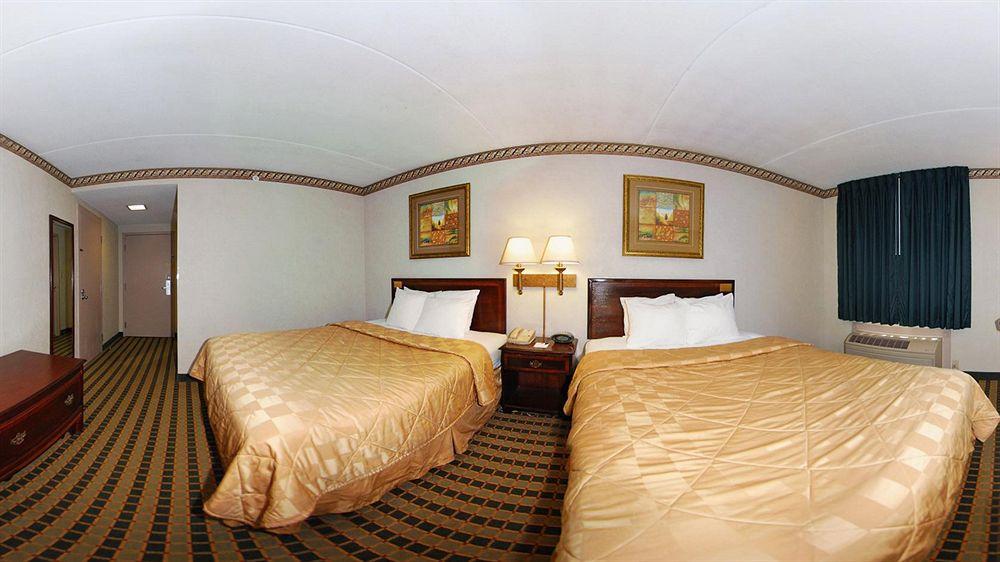 image-housing-carousel