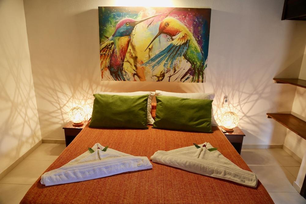 image-housing-carousel