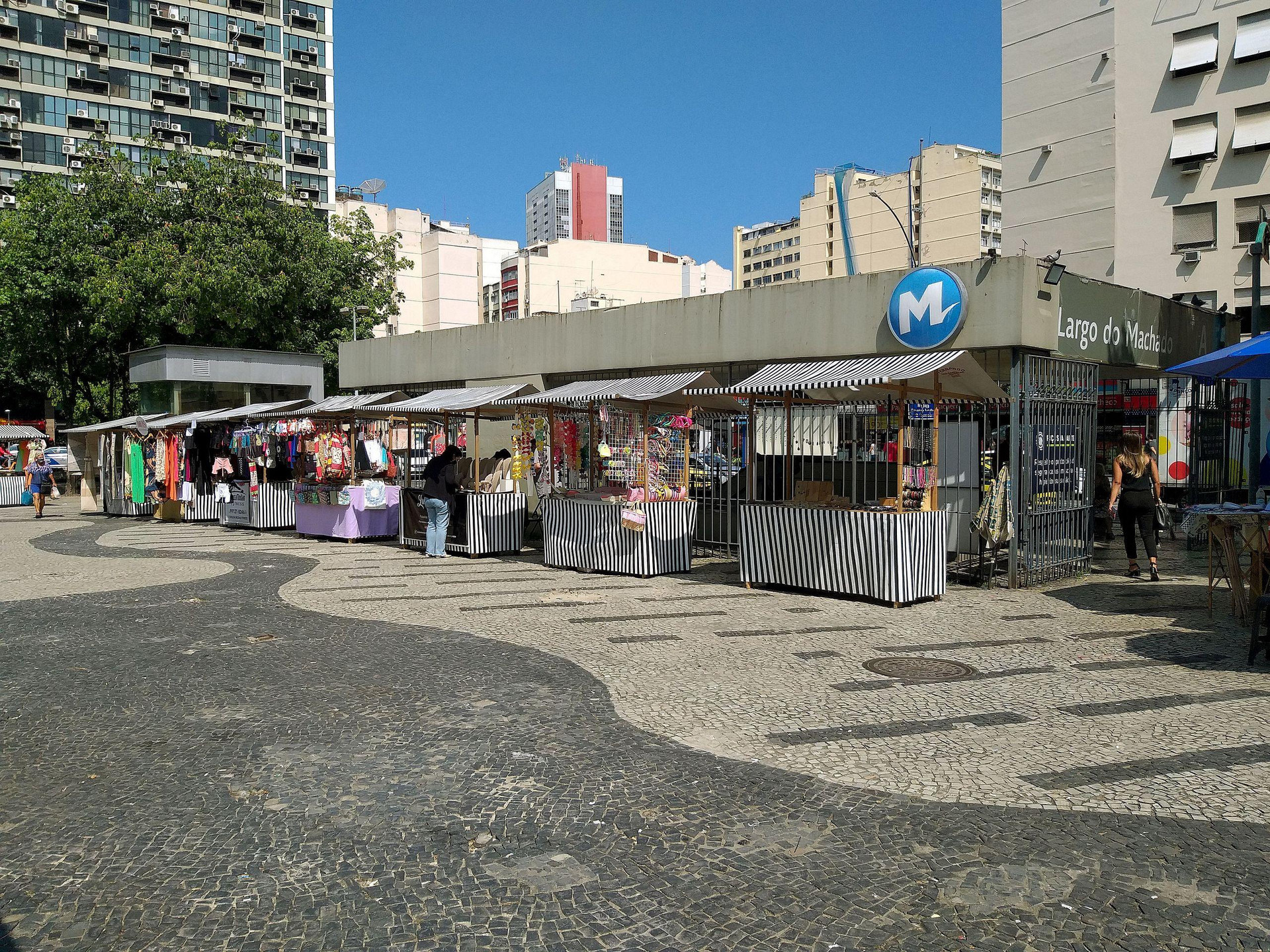 image-housing-carousel