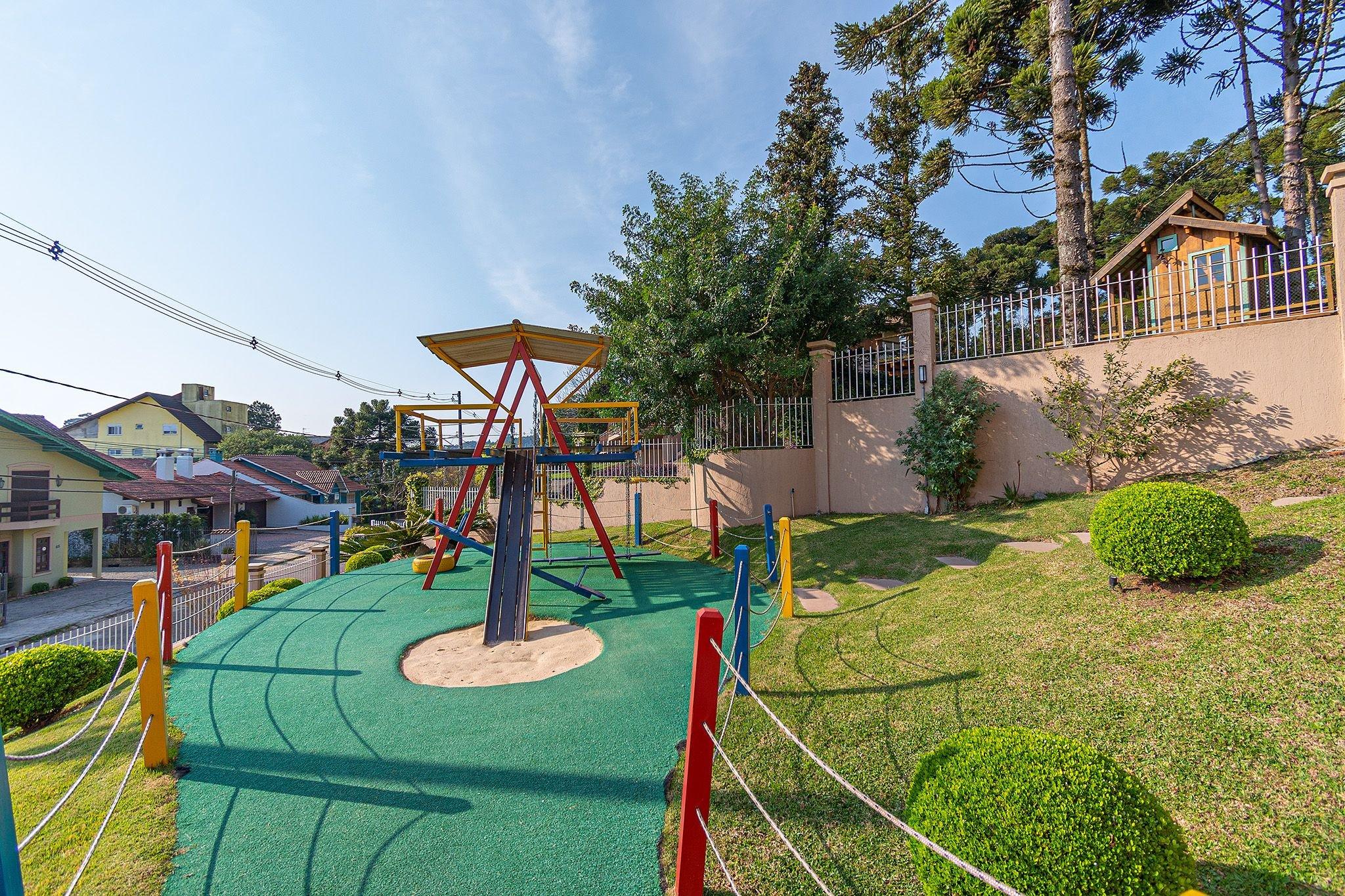 image-housing-carousel