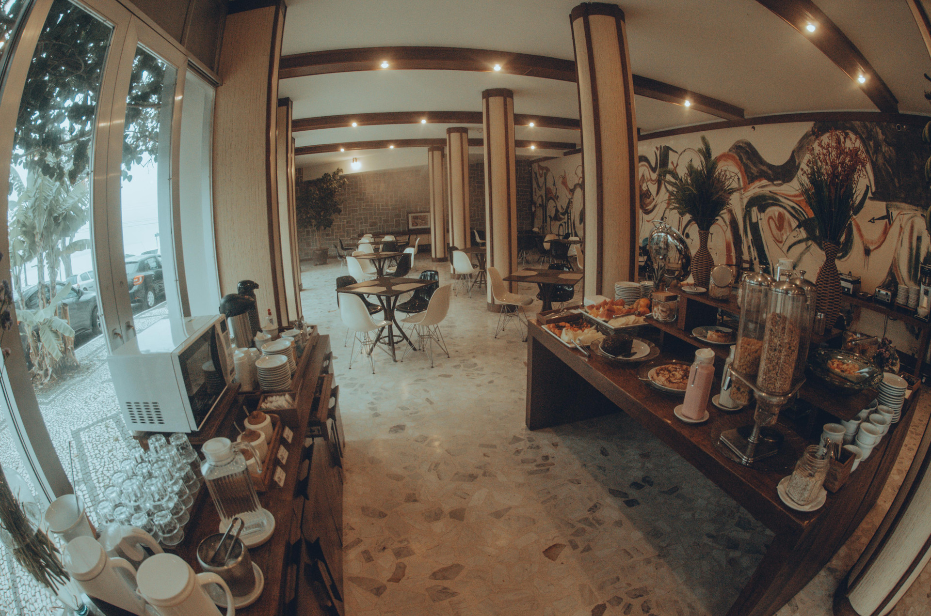 image-housing-carousel
