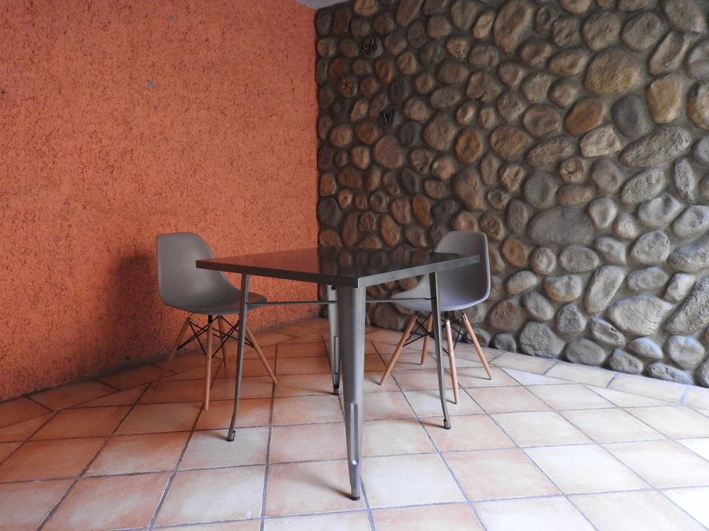 image-housing-carousel