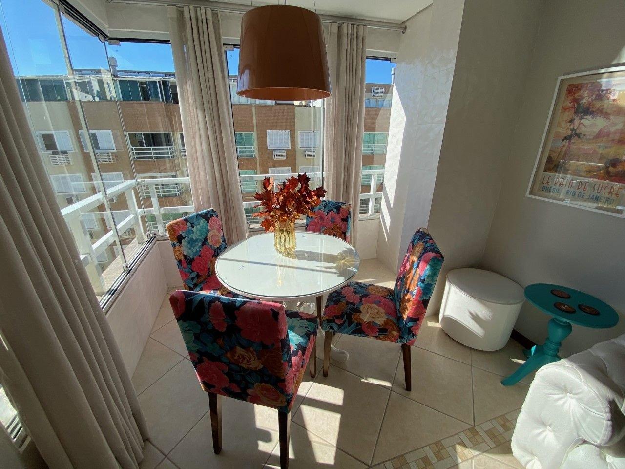 image-housing-carousel