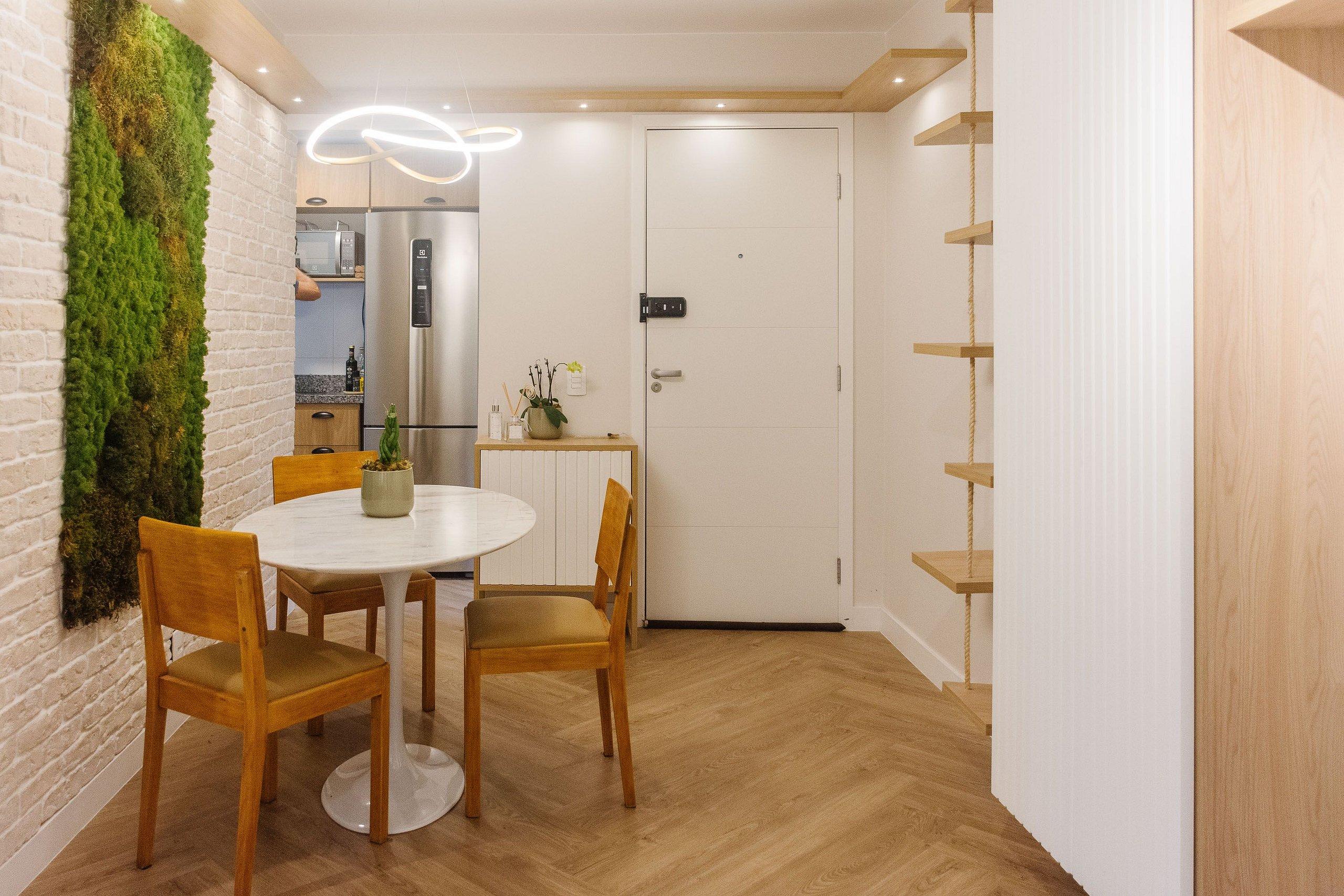 image-housing-carousel