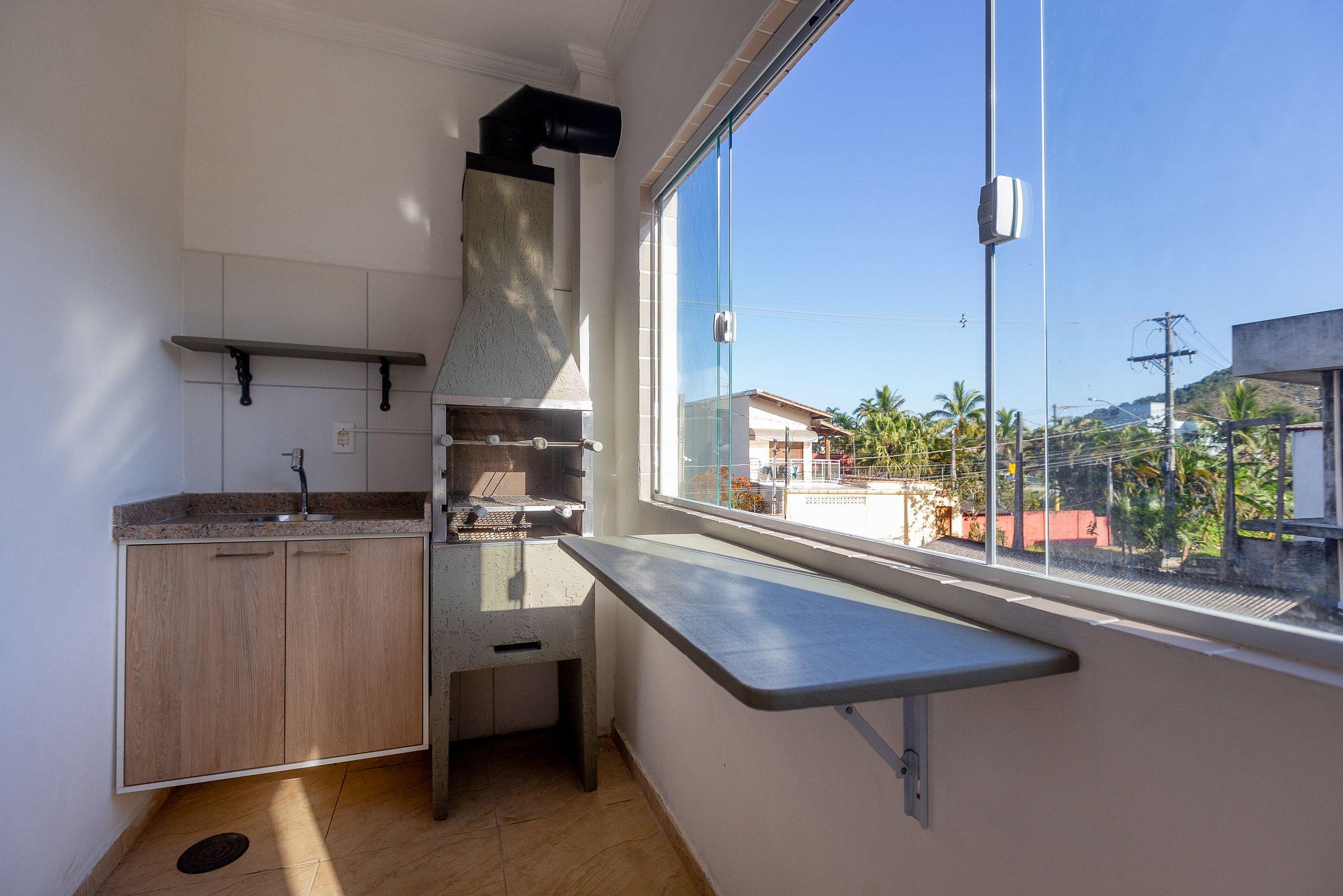 image-housing-carousel