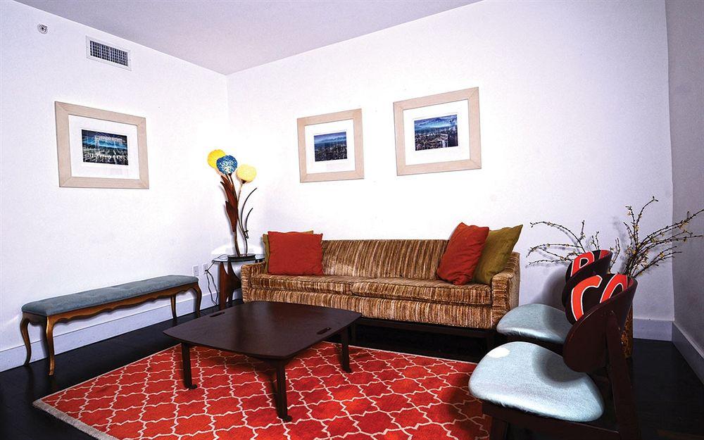 image-housing-carousel