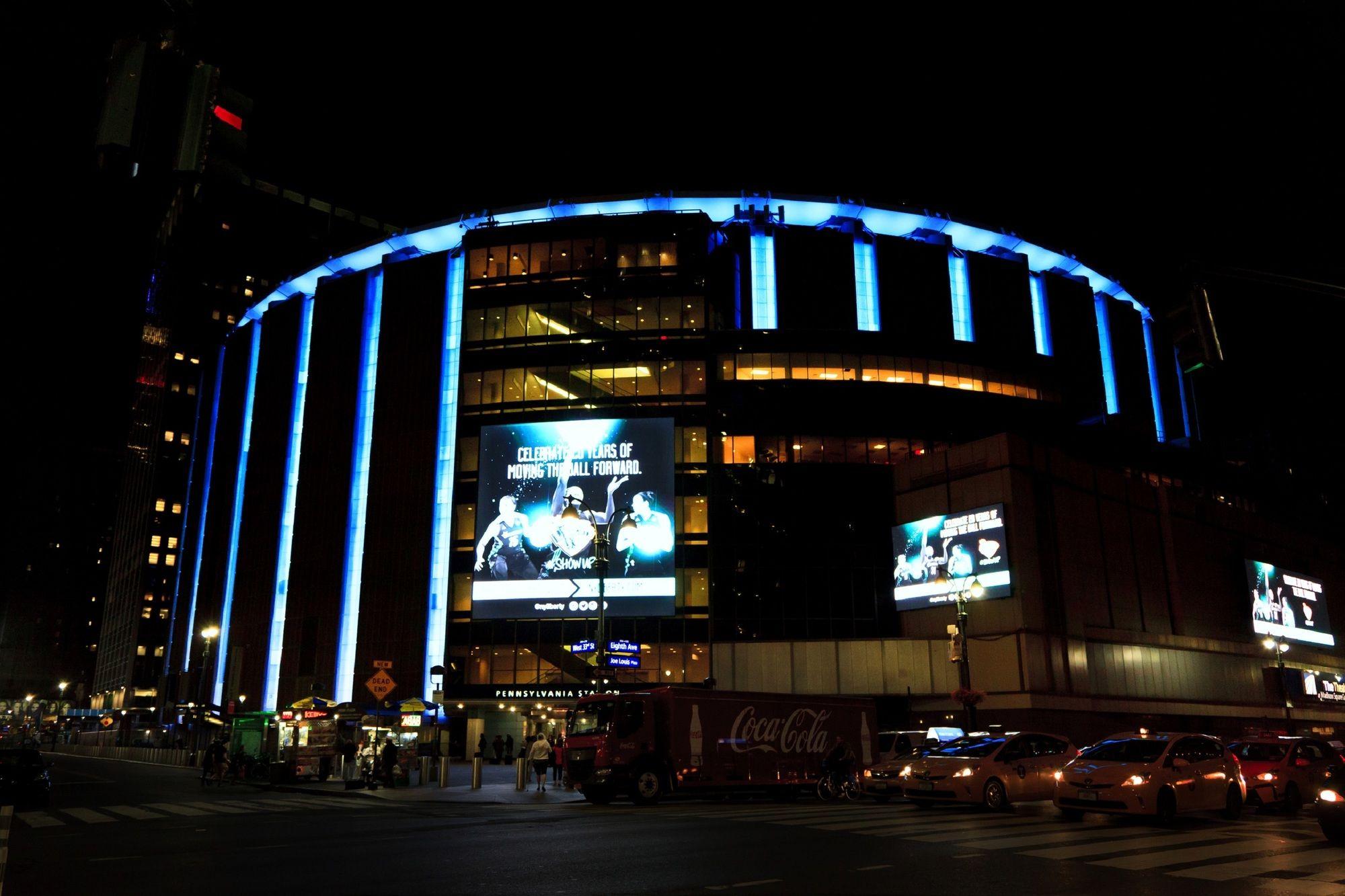 image-housing-carousel