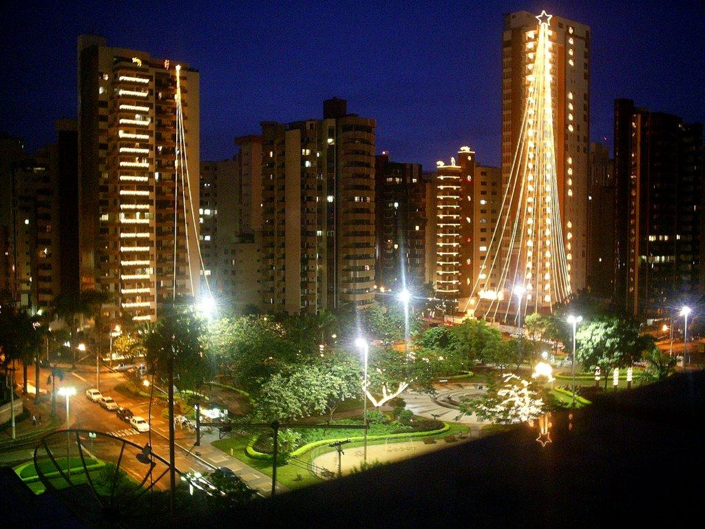 image-housing-carousel