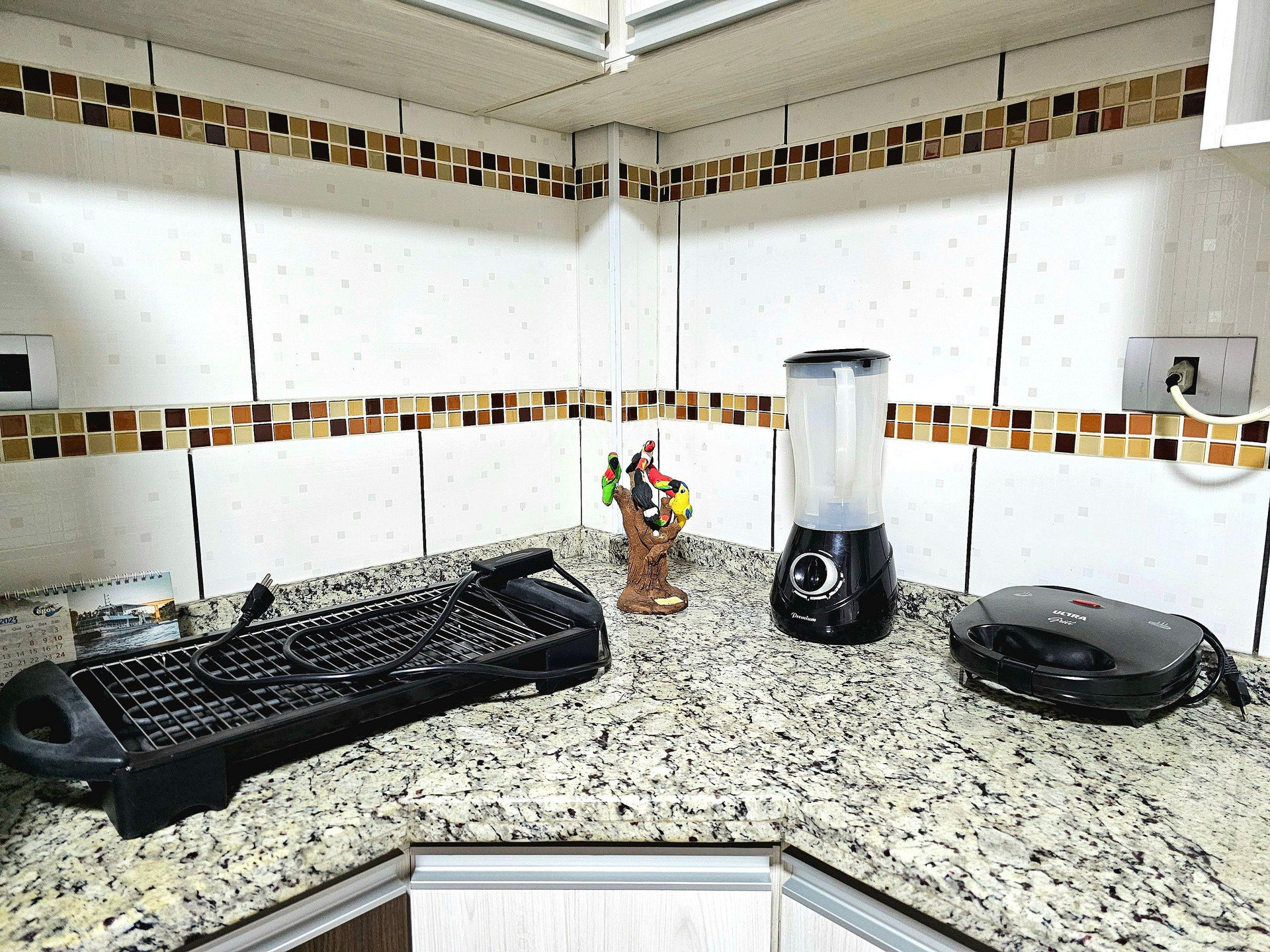 image-housing-carousel