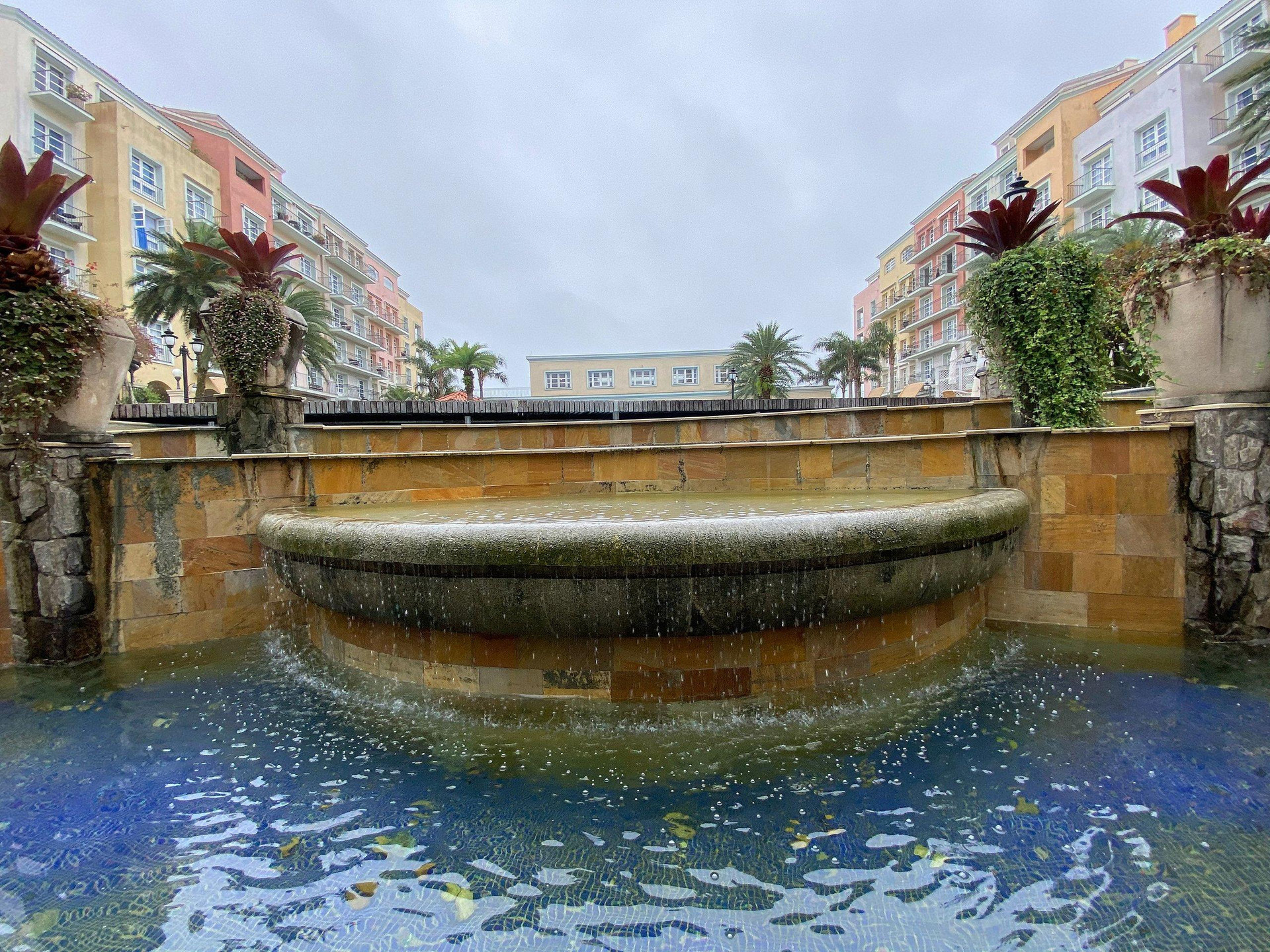 image-housing-carousel