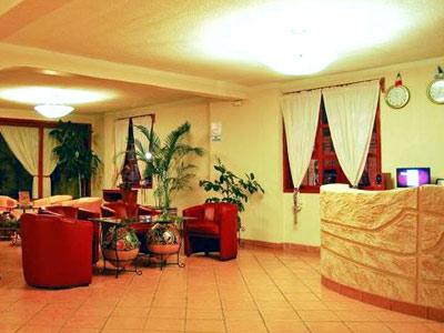 image-housing-carousel