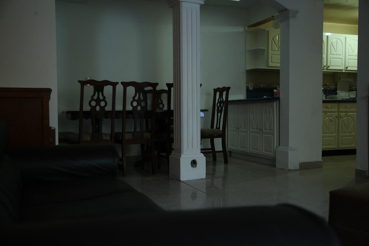 image-housing-carousel