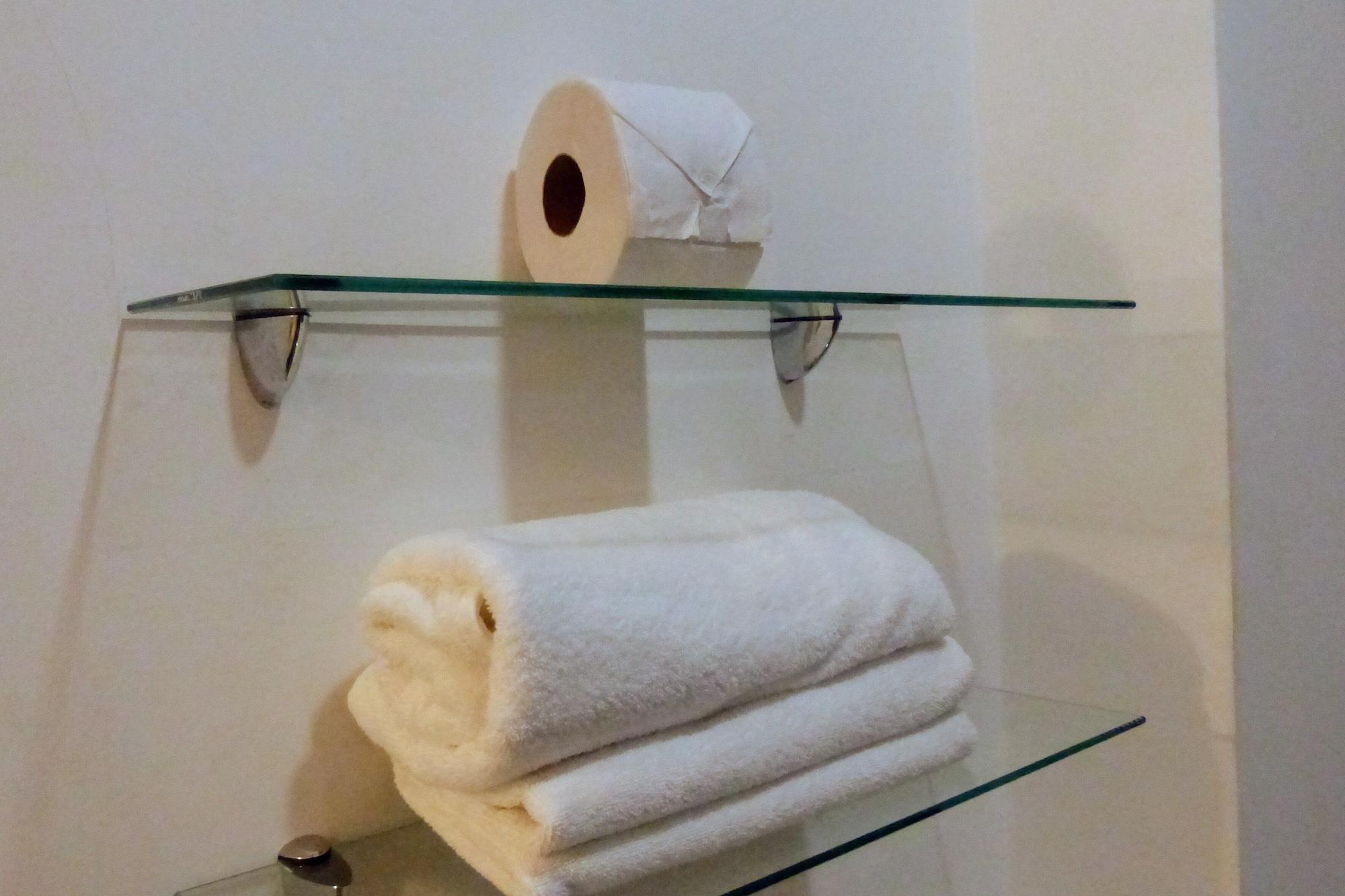 Habitación doble Deluxe, 2 camas dobles, vista a la ciudad, torre